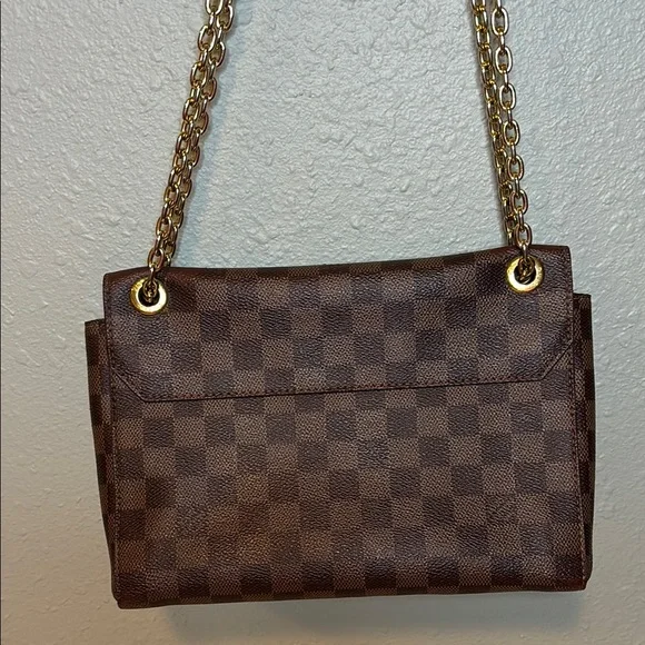 Louis Vuitton elegant purse 10 x 4 x 7 - Picture 7 of 16